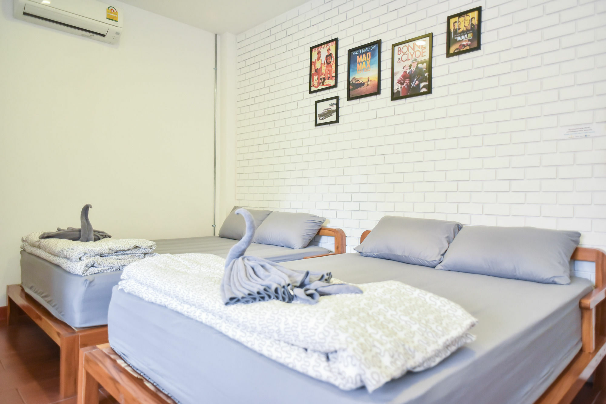 Hotel The Garage à Chiang Rai Extérieur photo
