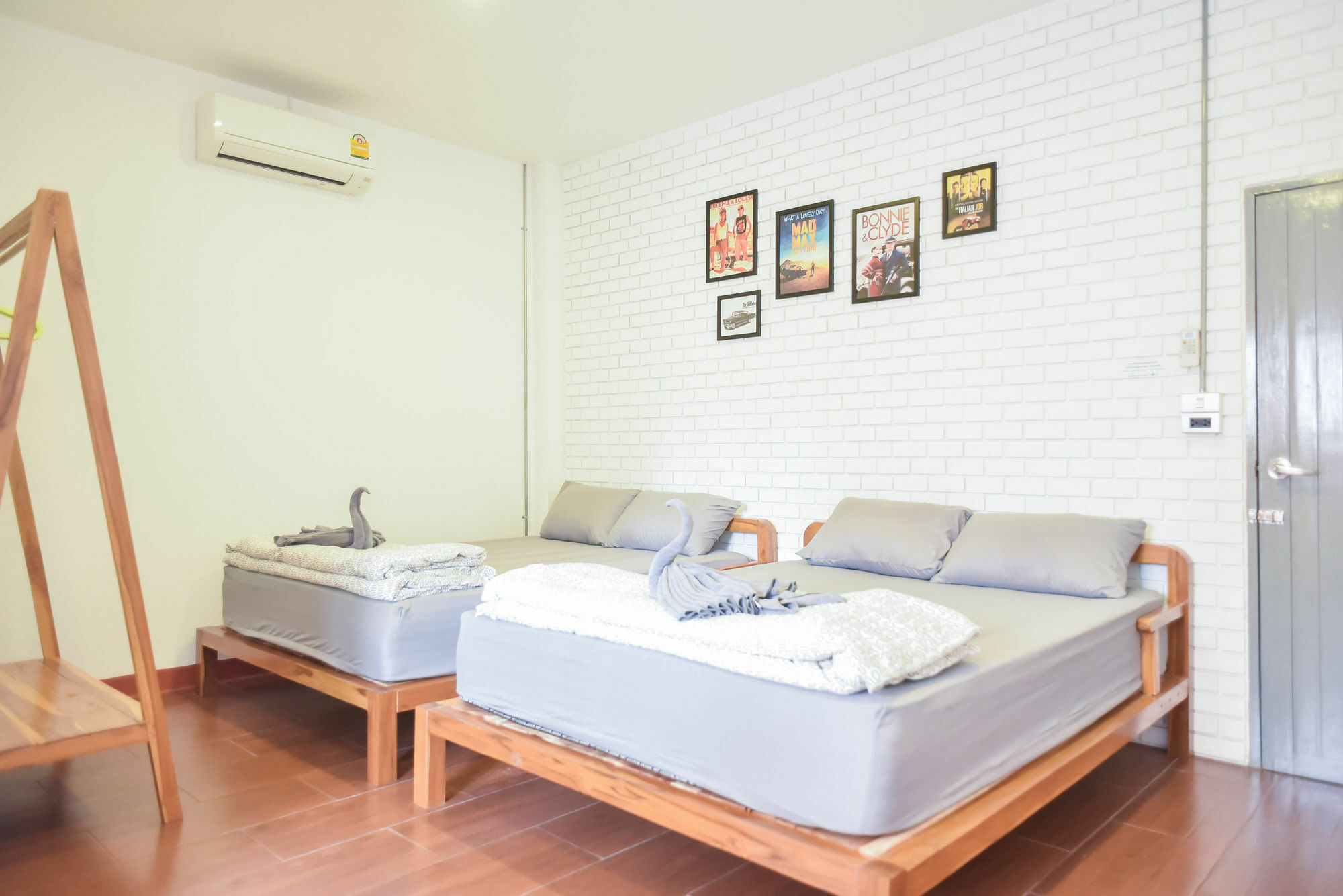 Hotel The Garage à Chiang Rai Extérieur photo